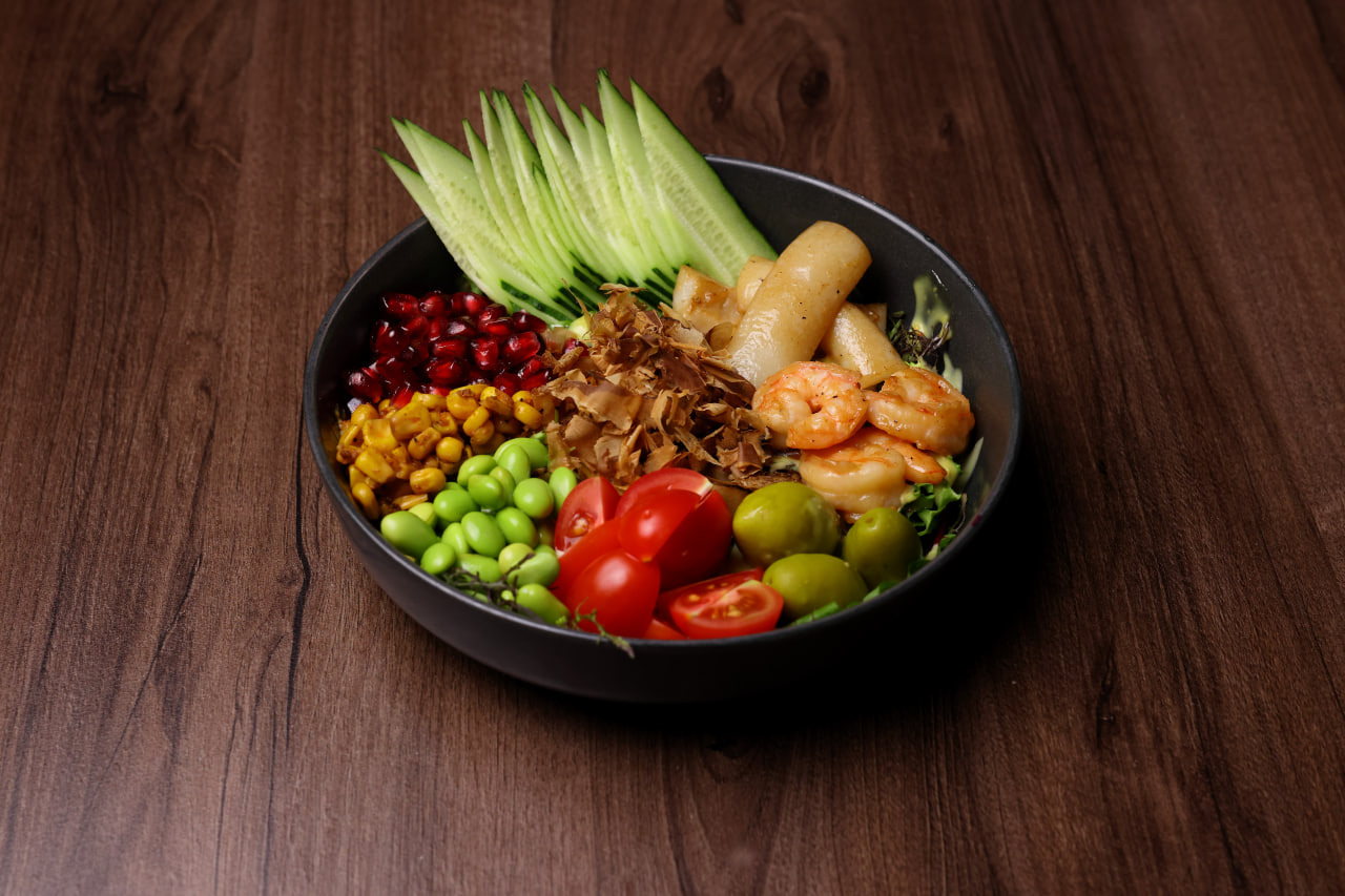 Bowl cu creveți și calamar