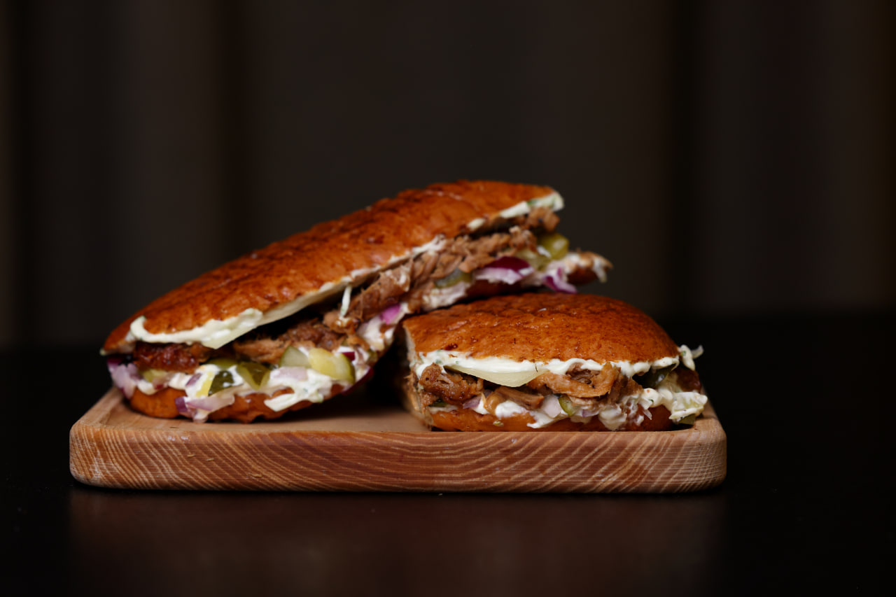 Pulled pork sandwich